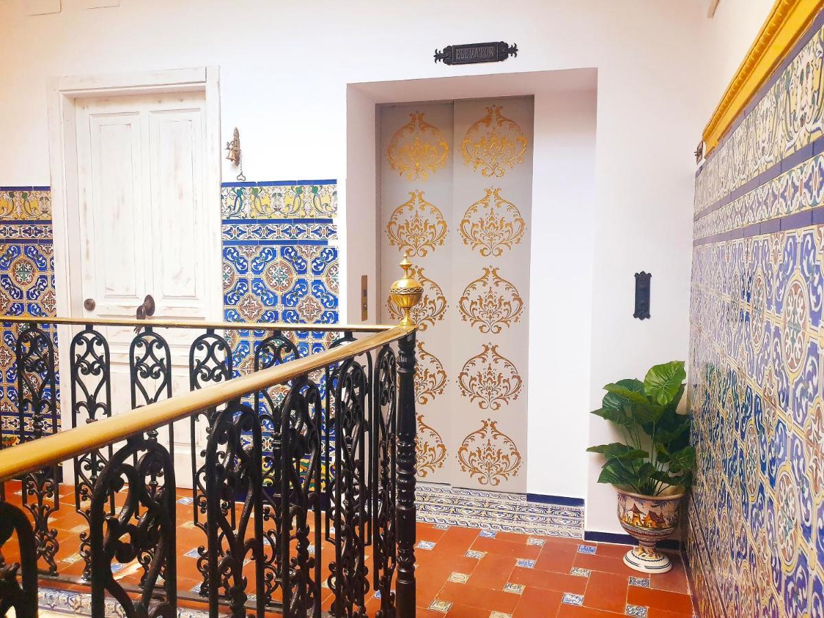 Palace House Hercules - Apartments Sevilla Kültér fotó