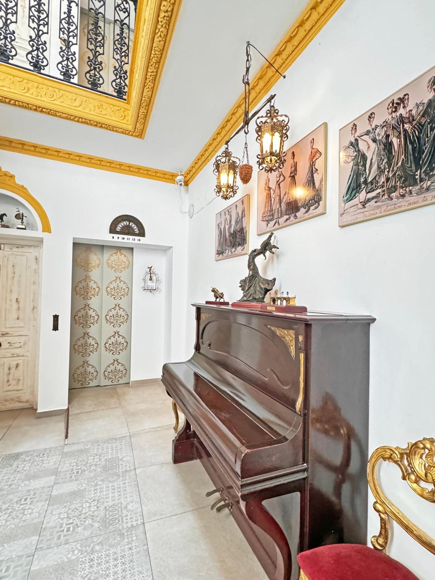 Palace House Hercules - Apartments Sevilla Kültér fotó