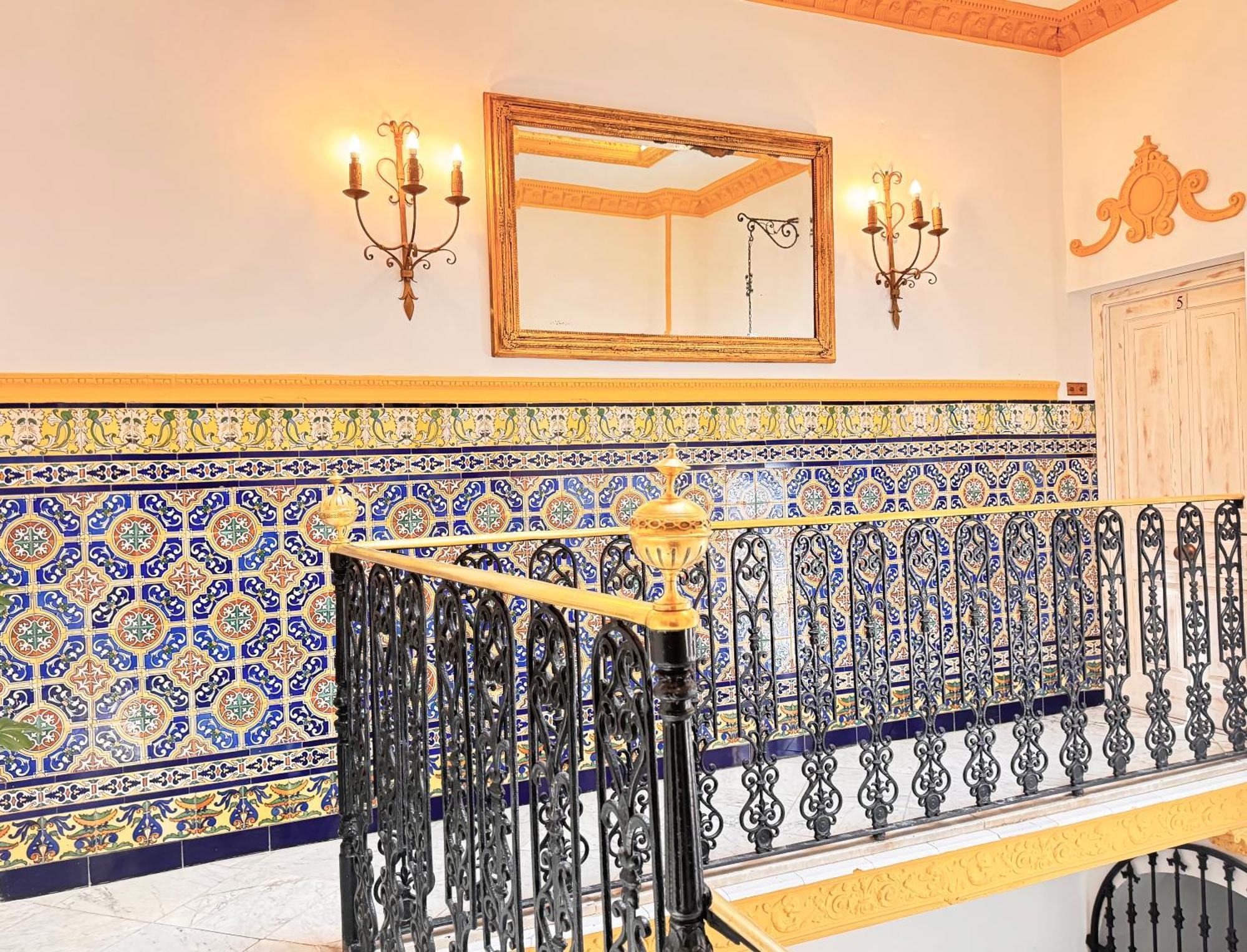 Palace House Hercules - Apartments Sevilla Kültér fotó